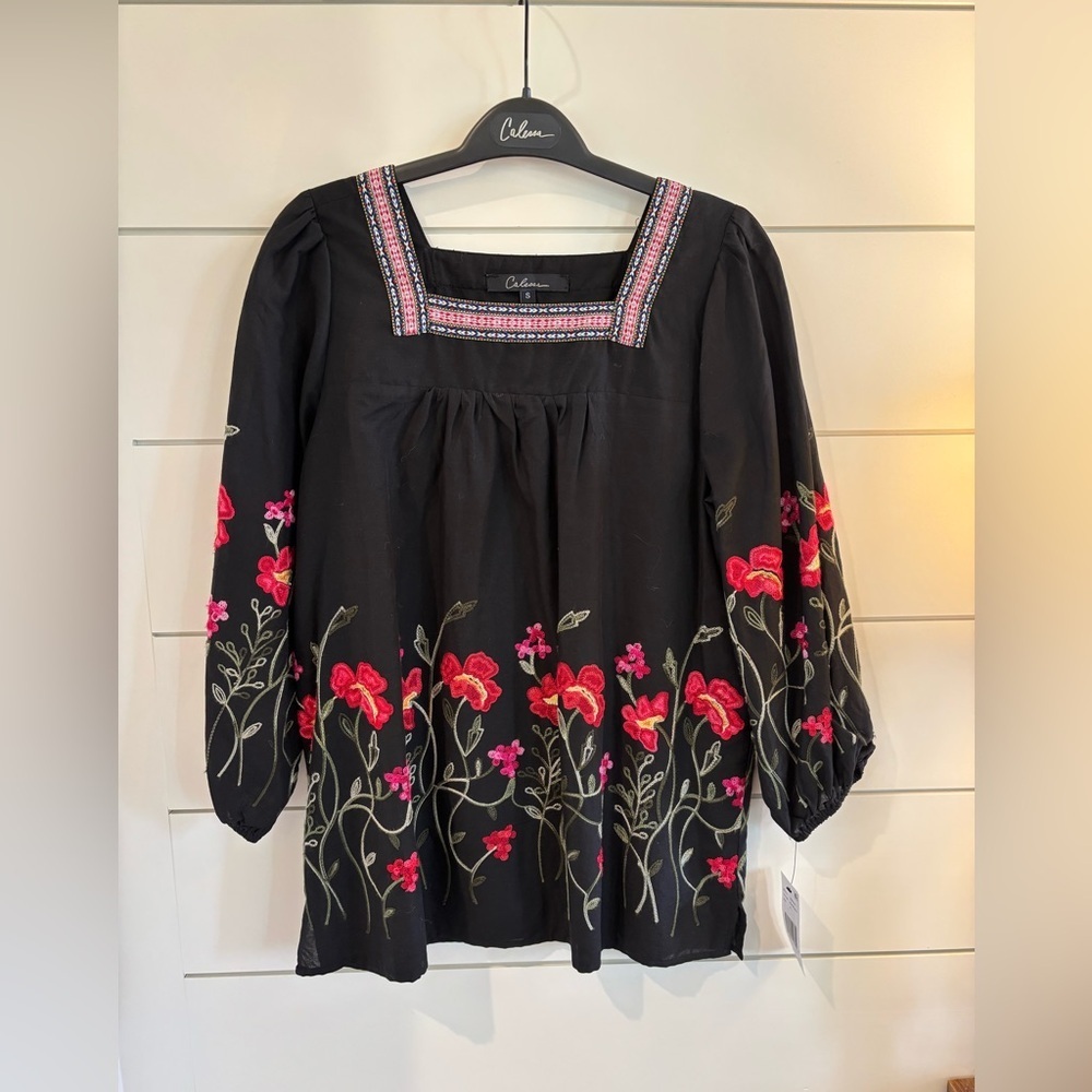 Calessa Black Floral Embroidered Blouse NWT